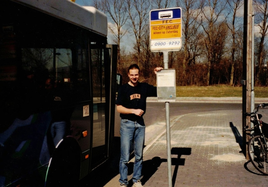 Gerard op jonge leeftijd bij de bus, Touringcarbedrijf
